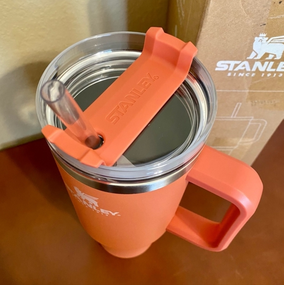Stanley Adventure Quencher Travel Tumbler 40 Oz - GRAPEFRUIT - Spring 2022 - Picture 2 of 4